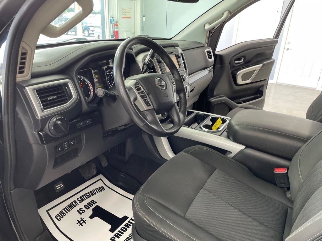 Used 2017 Nissan Titan SV AWD/4WD image 9