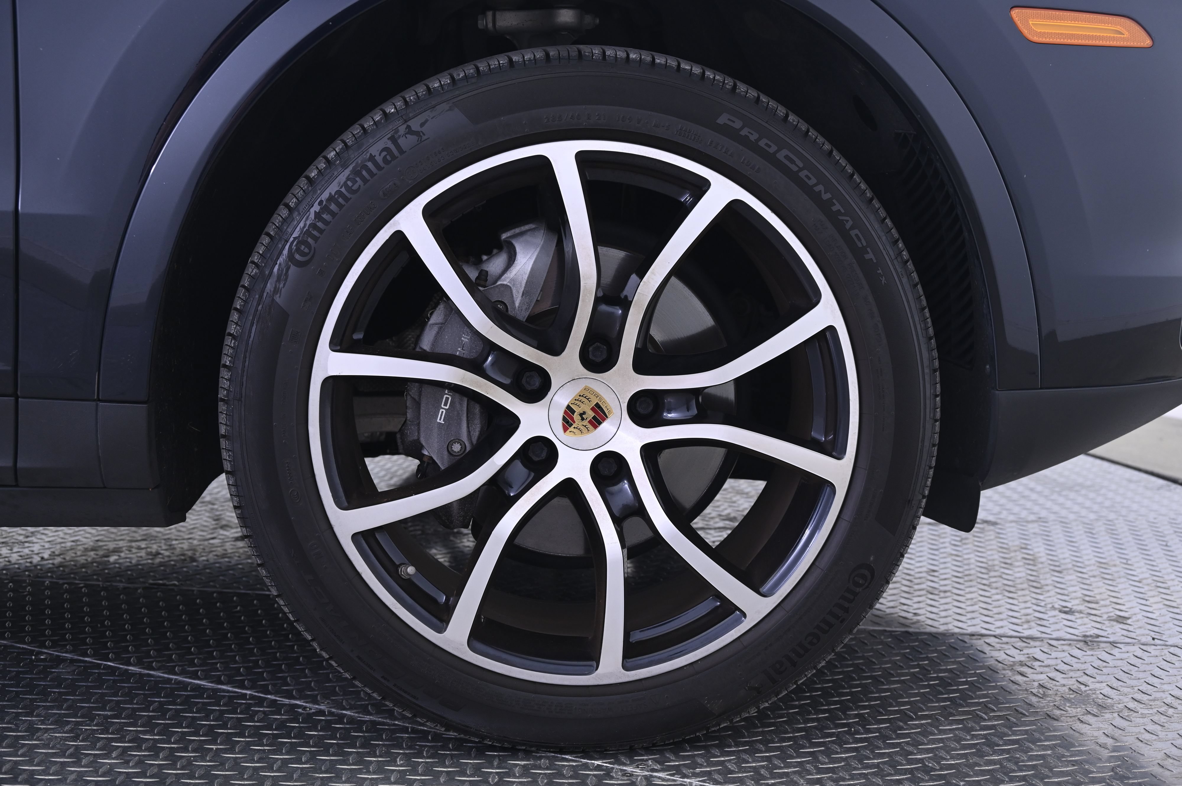 Certified 2020 Porsche Cayenne AWD/4WD image 14