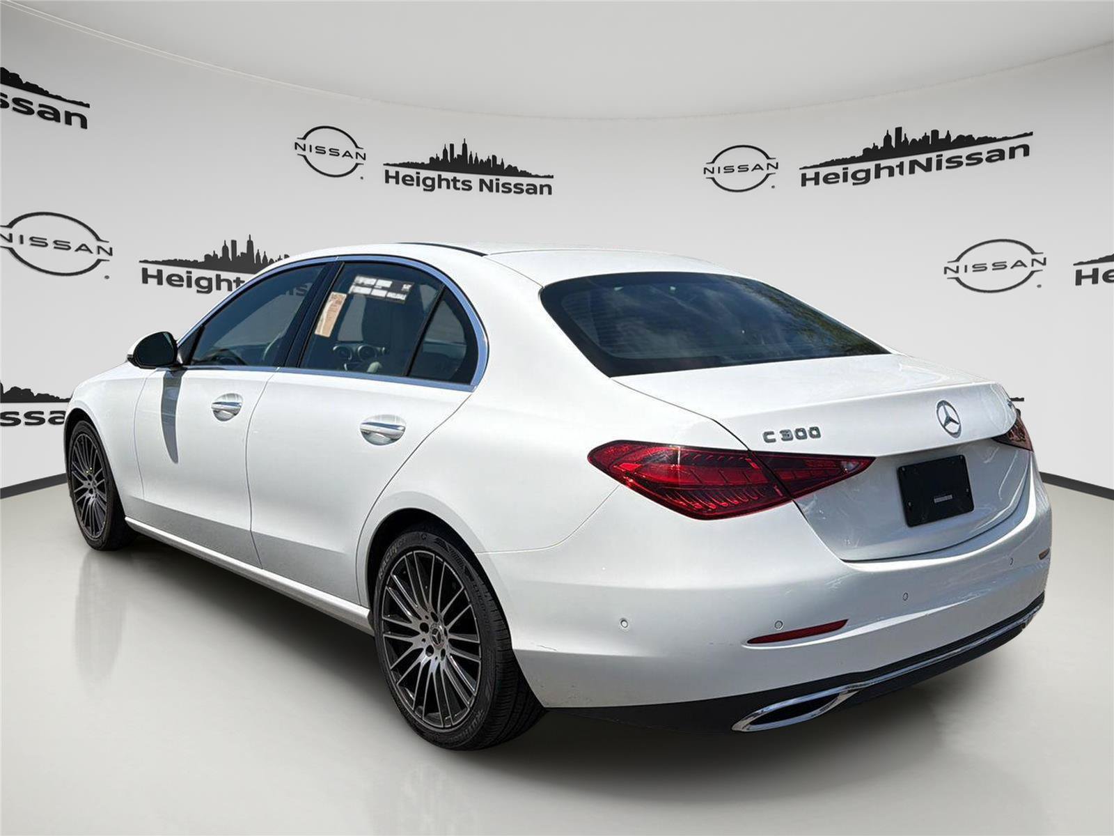 Used 2025 Mercedes-Benz C 300 4MATIC Sedan image 3