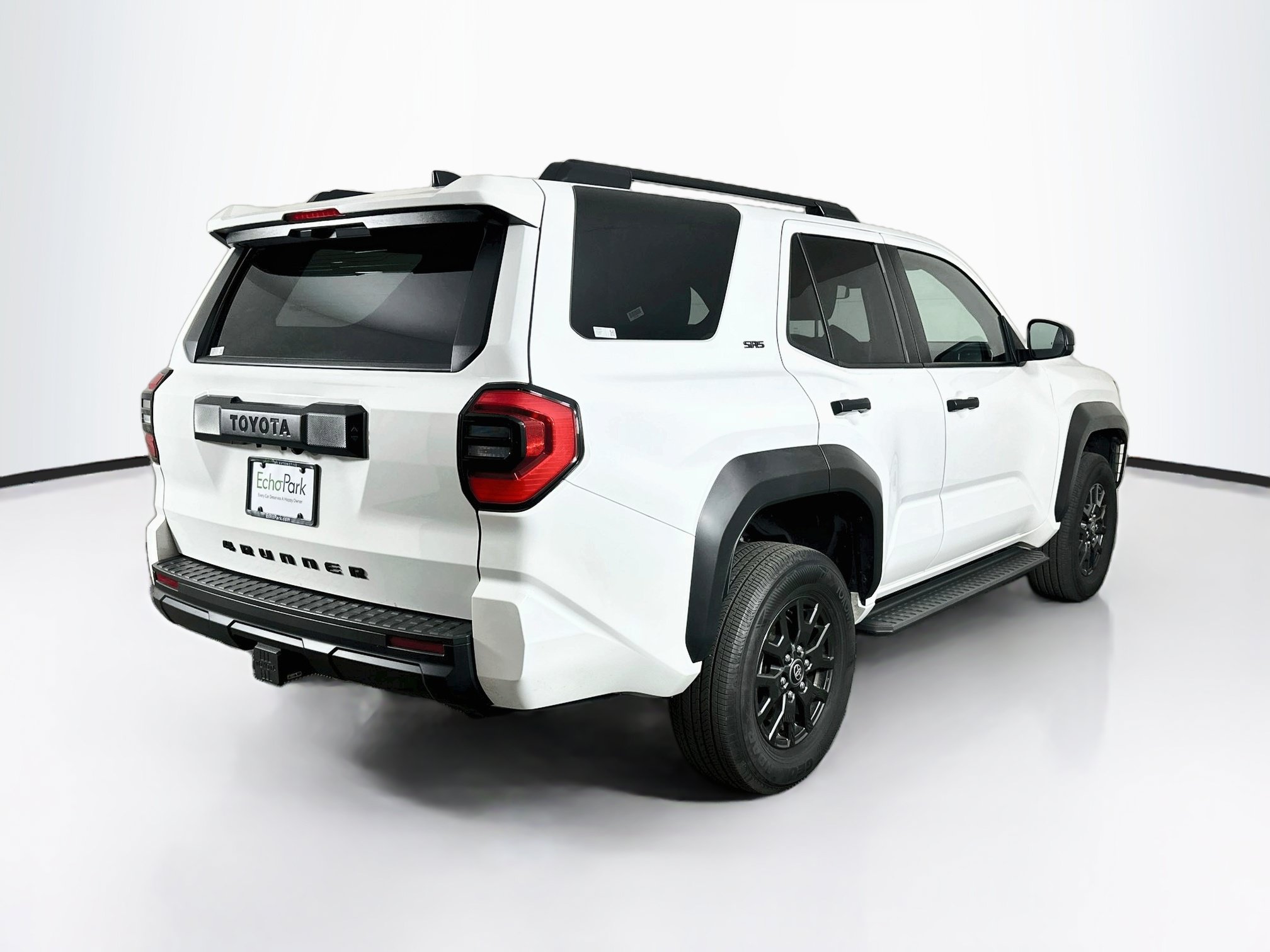 Used 2025 Toyota 4Runner SR5 AWD/4WD image 9