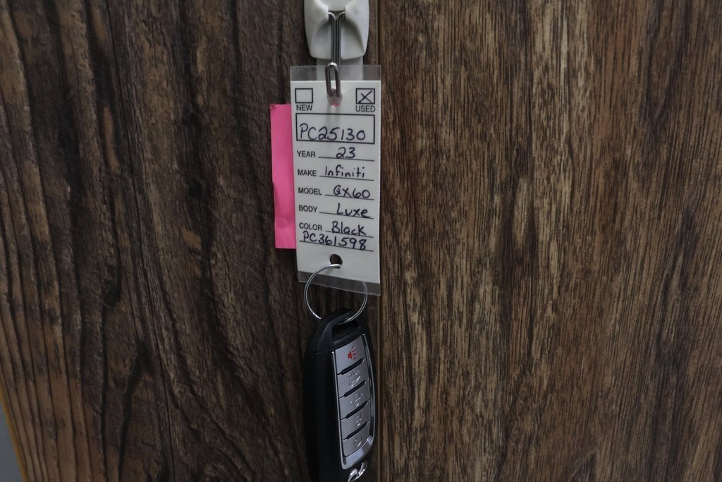 Used 2023 INFINITI QX60 Luxe image 38