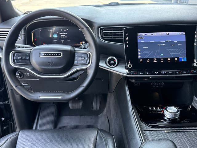 Used 2024 Jeep Wagoneer Series II w/ Flexible Seating Group RWD image 8