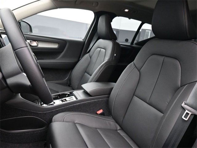 New 2026 Volvo XC40 B4 Plus w/ Protection Package Premier image 9