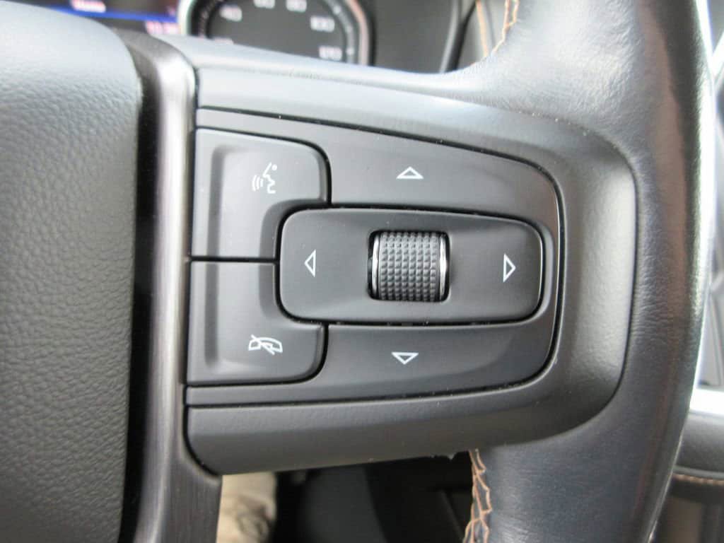 Used 2021 GMC Yukon XL AT4 w/ Technology Package AWD/4WD image 30