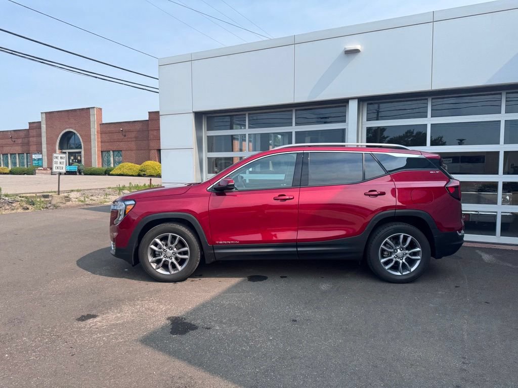 Used 2022 GMC Terrain SLT w/ Tech Package AWD/4WD image 2