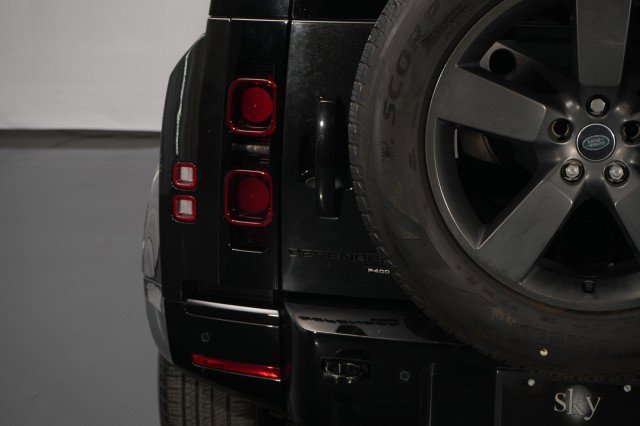 Used 2023 Land Rover Defender 110 X-Dynamic SE AWD/4WD image 17