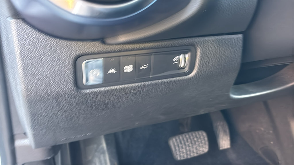Used 2024 Chevrolet Equinox EV LT FWD image 15