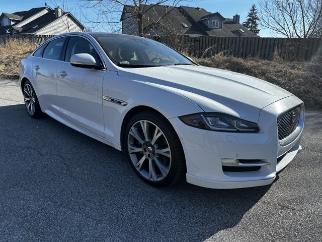Used 2019 Jaguar XJ R-Sport image 3