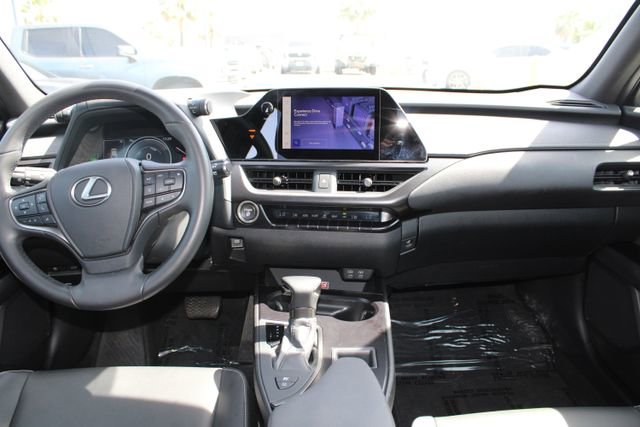 Certified 2024 Lexus UX 250h FWD image 10