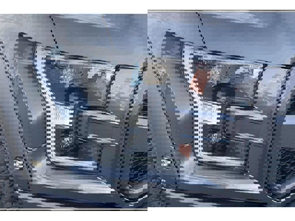 Used 2019 Ford F150 Raptor w/ Equipment Group 802A Luxury image 30