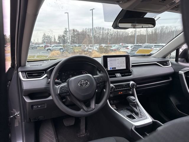 Used 2025 Toyota RAV4 XLE AWD/4WD image 27