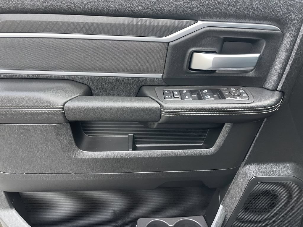 New 2026 RAM 3500 Big Horn AWD/4WD image 16