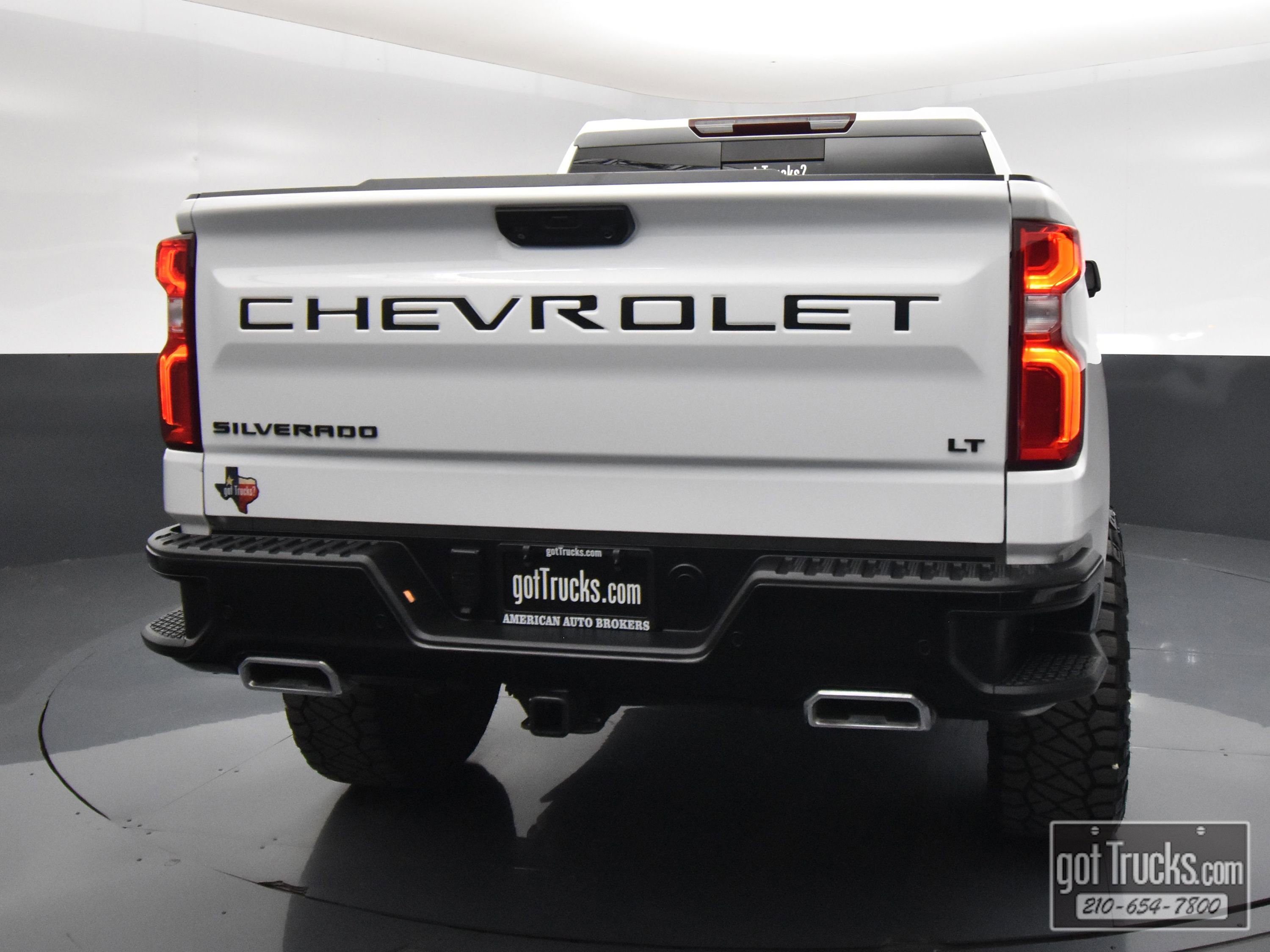 Used 2022 Chevrolet Silverado 1500 LT Trail Boss w/ LT Trail Boss Premium Package AWD/4WD image 6