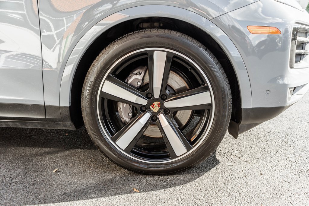 Used 2024 Porsche Cayenne Base image 4