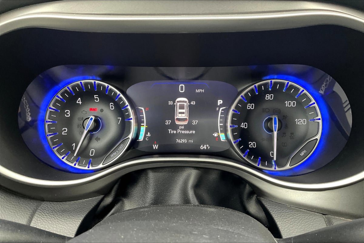 Used 2022 Chrysler Pacifica Touring-L FWD image 20