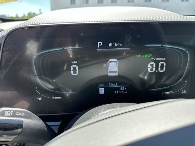 Used 2023 Kia Niro EX FWD image 11