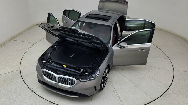 Used 2025 BMW i5 xDrive40 image 83