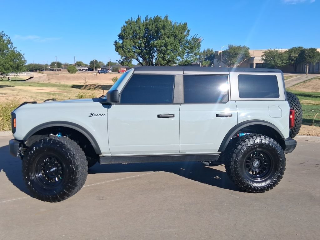 Used 2023 Ford Bronco Black Diamond AWD/4WD image 2
