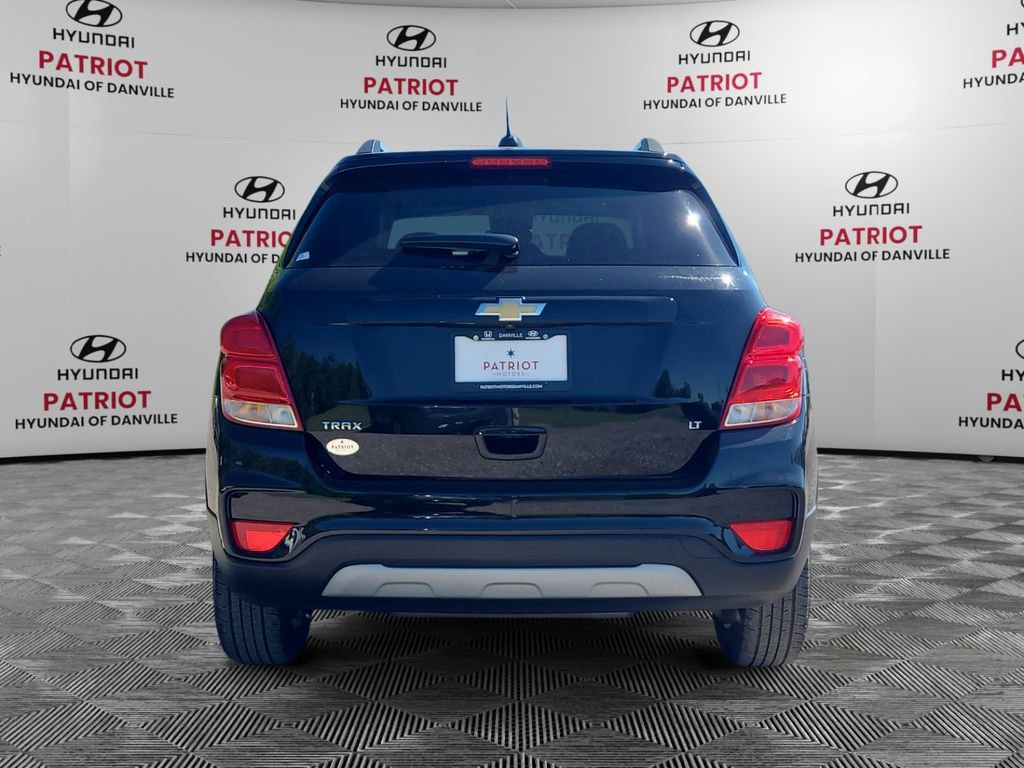 Used 2020 Chevrolet Trax LT w/ LT Convenience Package FWD image 4