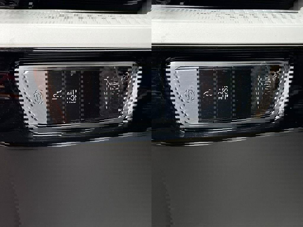 New 2026 Cadillac Optiq Sport 2 w/ LPO, Floor Liner Package image 10