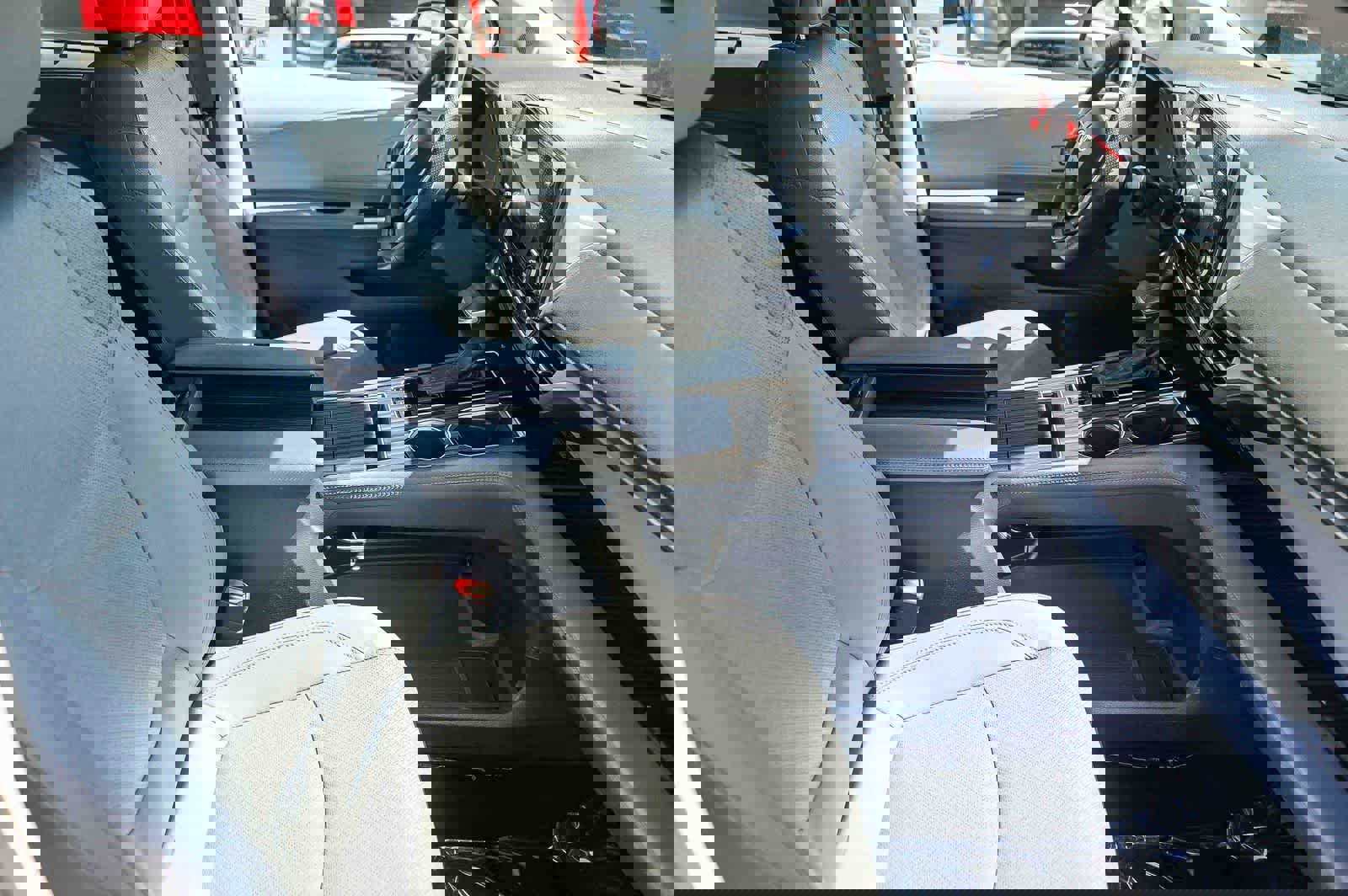 Used 2022 Toyota Sienna Limited image 13