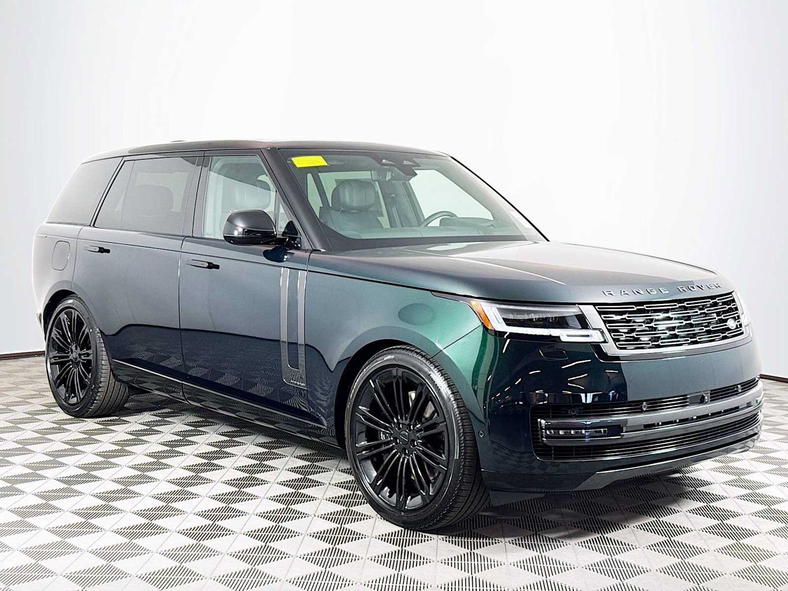 New 2026 Land Rover Range Rover Long Wheelbase Autobiography AWD/4WD image 3