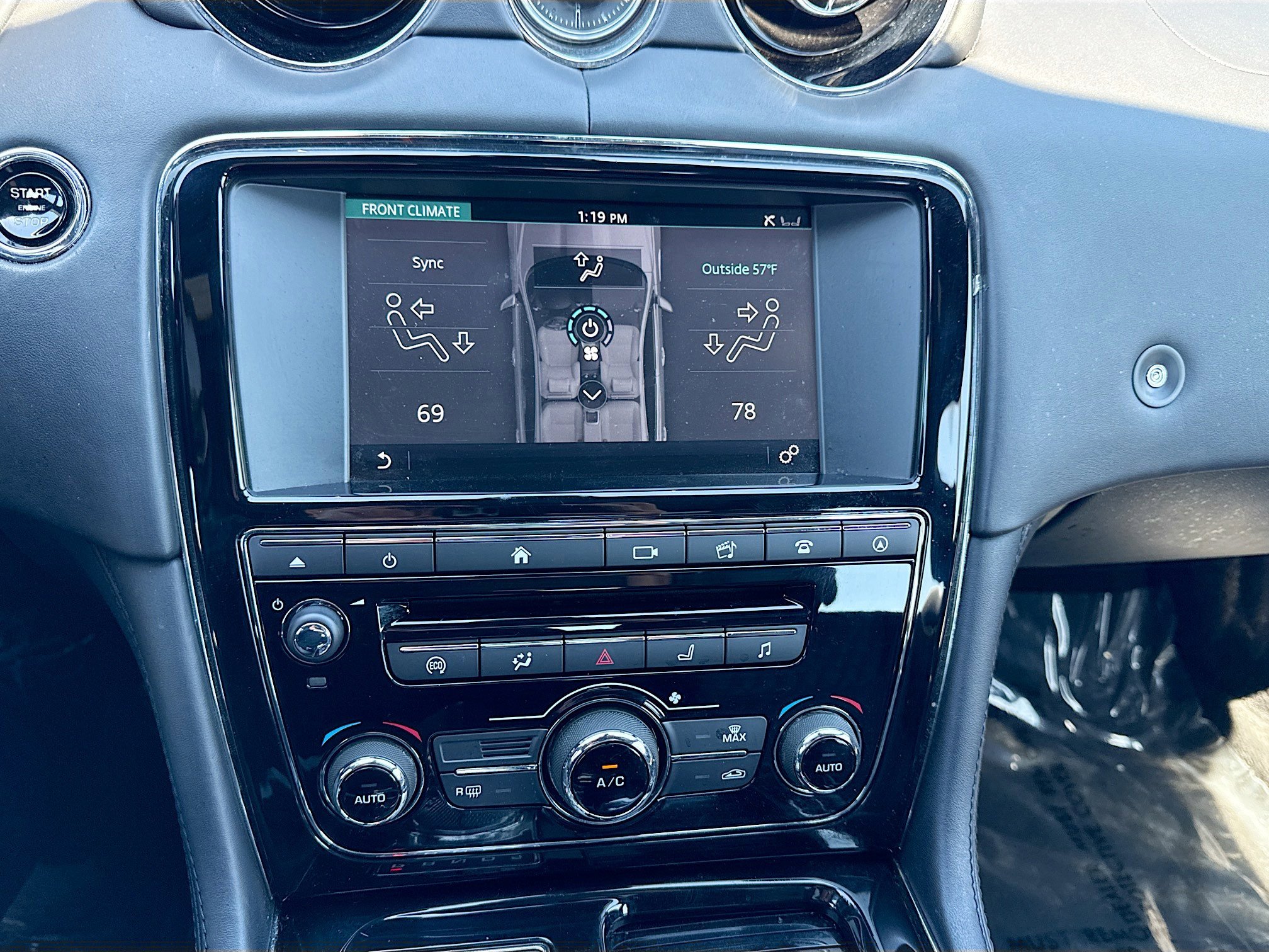 Used 2017 Jaguar XJ L Portfolio image 33