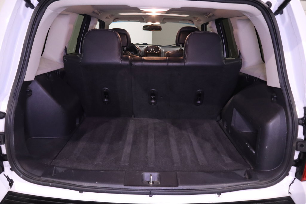 Used 2016 Jeep Patriot High Altitude FWD image 34