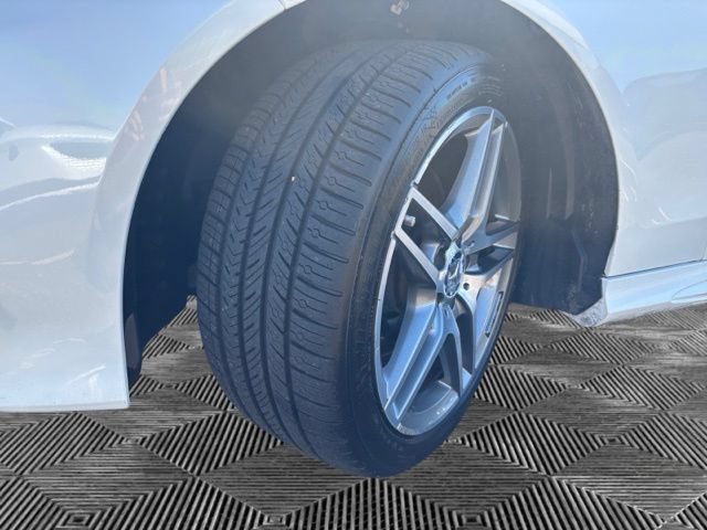 Used 2016 Mercedes-Benz E 350 4MATIC Sedan image 27
