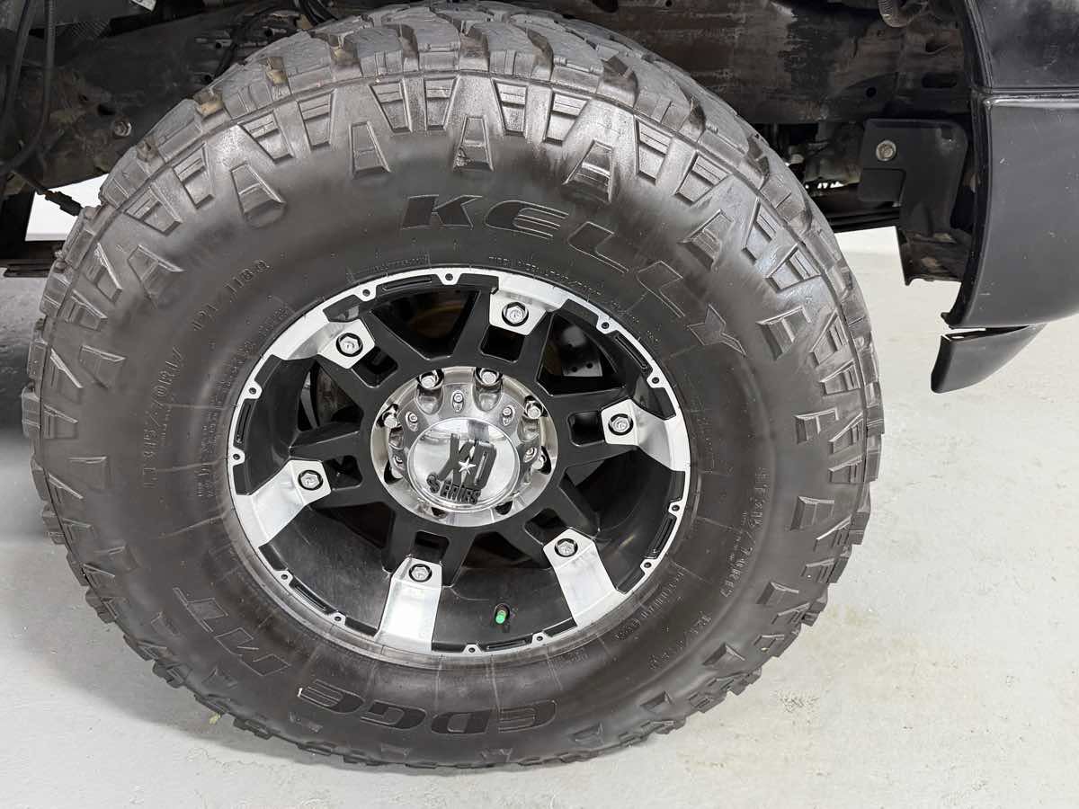 Used 2005 Ford Excursion Limited AWD/4WD image 2