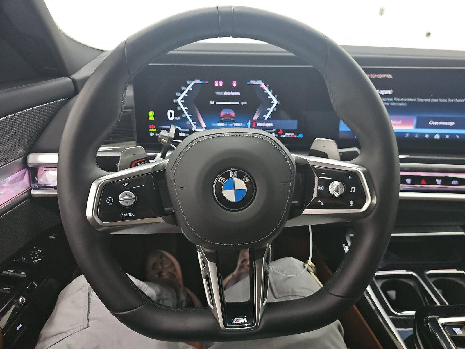 Used 2025 BMW 740i image 13
