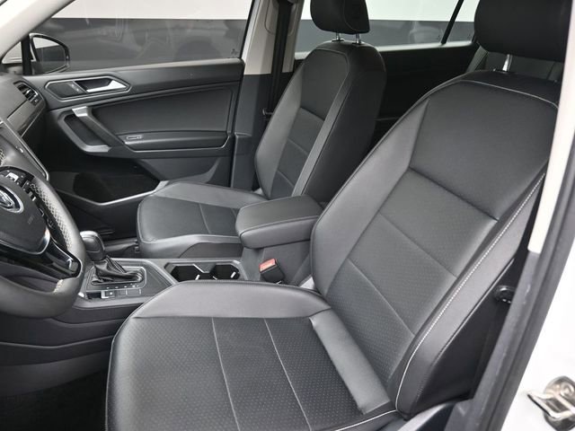 Used 2021 Volkswagen Tiguan SE image 19