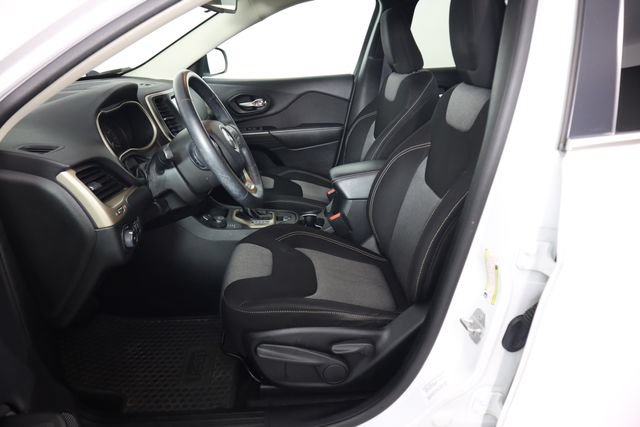 Used 2014 Jeep Cherokee Latitude w/ Cold Weather Group AWD/4WD image 28