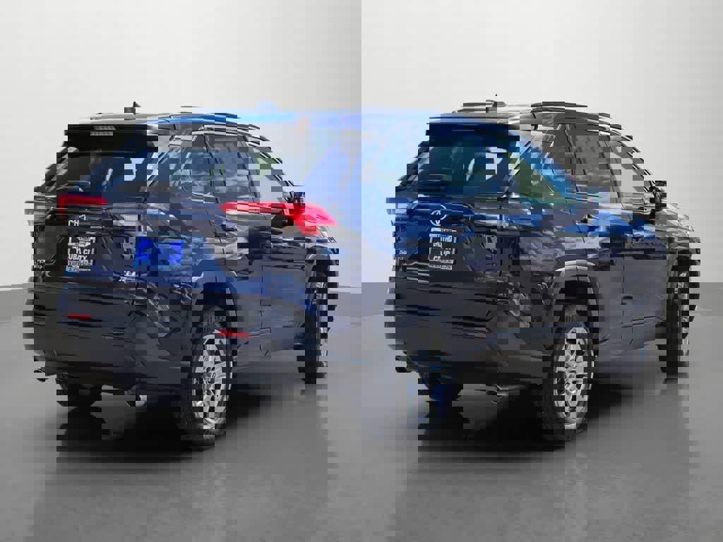 Used 2024 Toyota RAV4 XLE FWD image 6