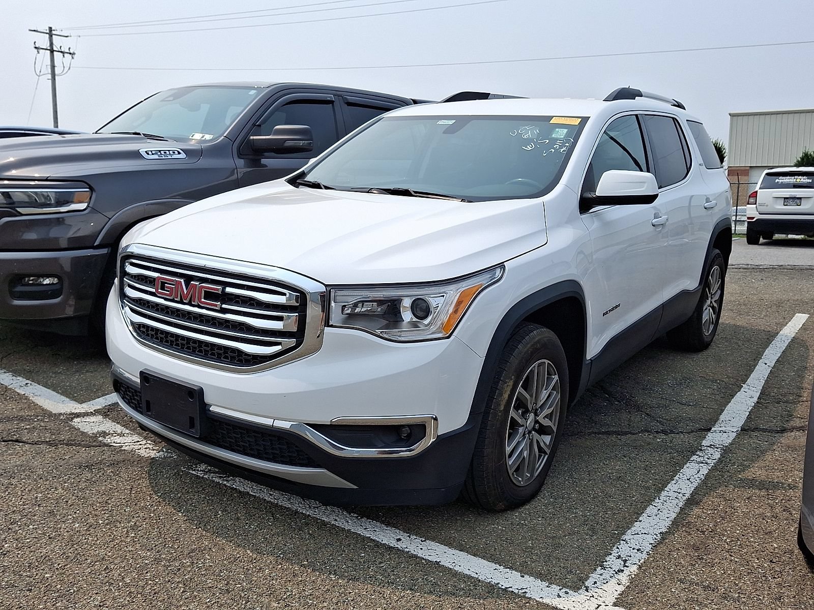 Used 2019 GMC Acadia SLE w/ Driver Alert Package I AWD/4WD image 2