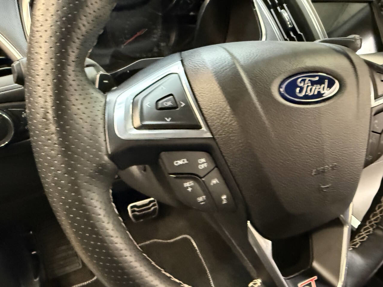 Used 2020 Ford Edge ST w/ Equipment Group 401A image 22