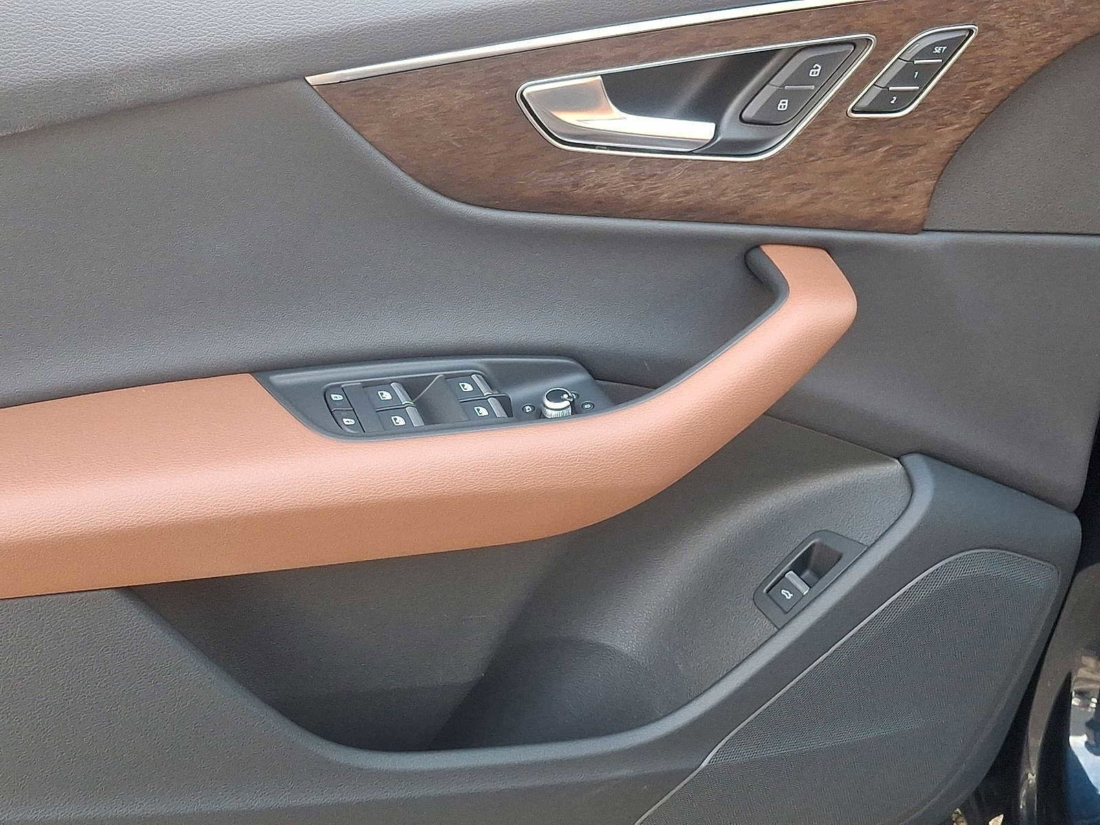 Certified 2025 Audi Q7 3.0T Premium w/ Convenience Package image 10