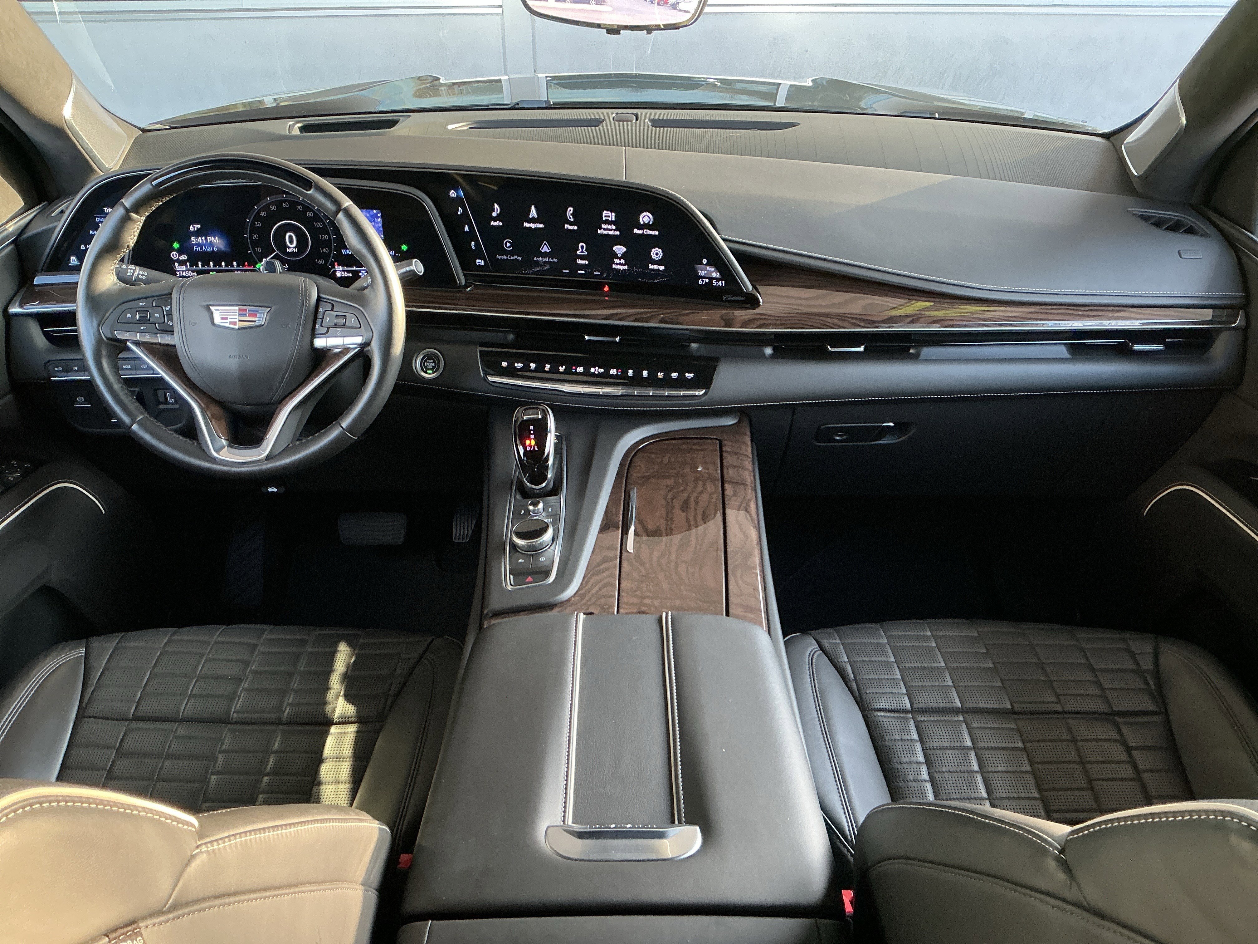 Used 2021 Cadillac Escalade ESV Sport Platinum w/ Heavy-Duty Trailer Package image 4