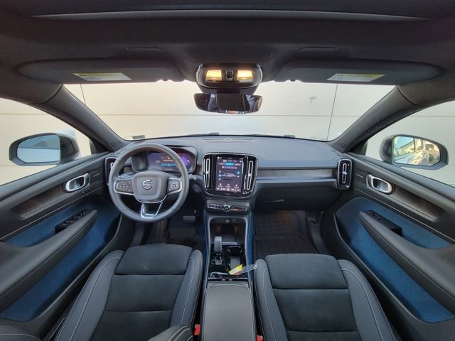 Used 2023 Volvo XC40 Recharge Ultimate image 26