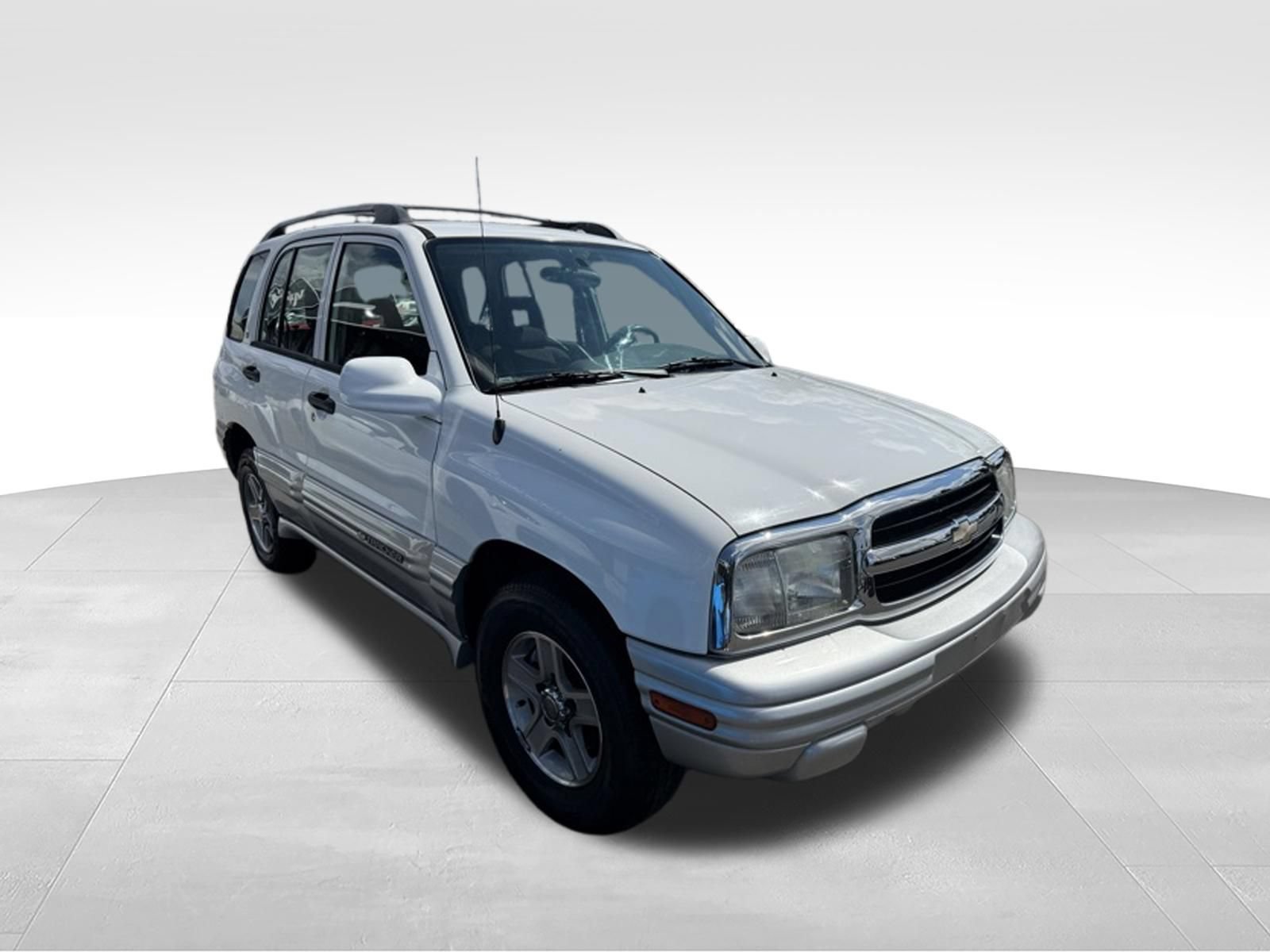 Used 2002 Chevrolet Tracker LT RWD image 3