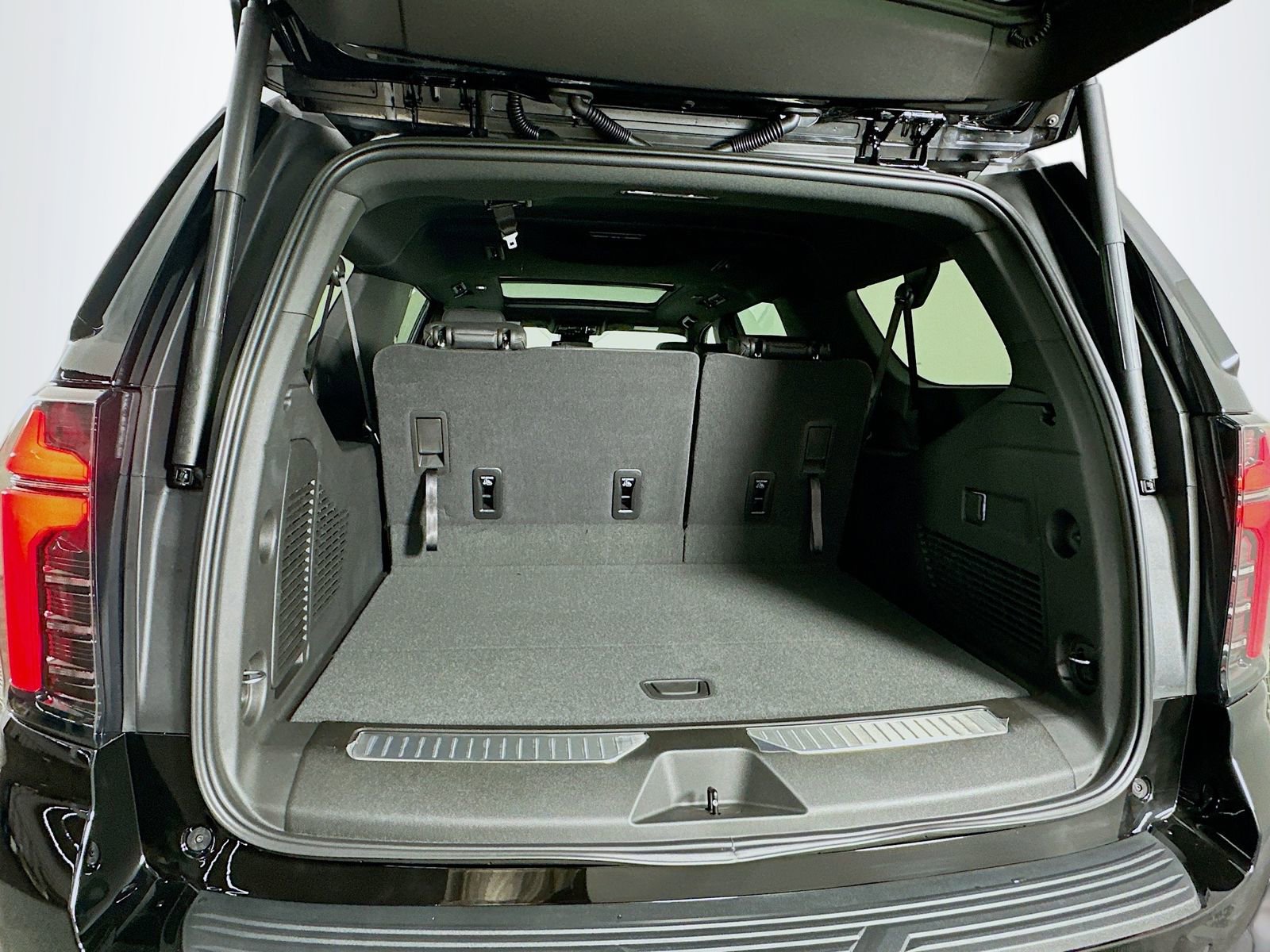 New 2026 Chevrolet Suburban RST w/ Sun And Tow Package image 27