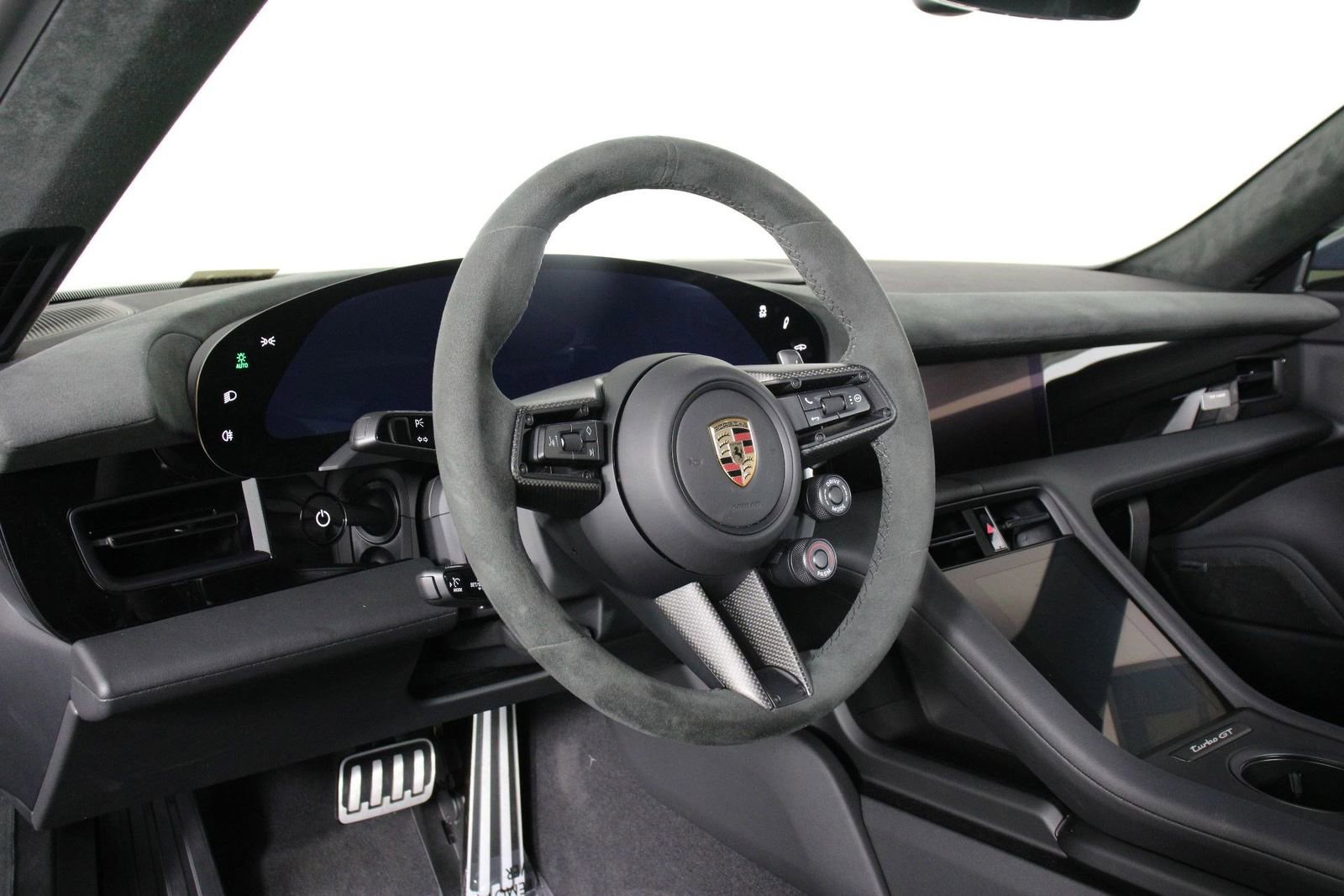 Used 2025 Porsche Taycan Turbo GT image 4