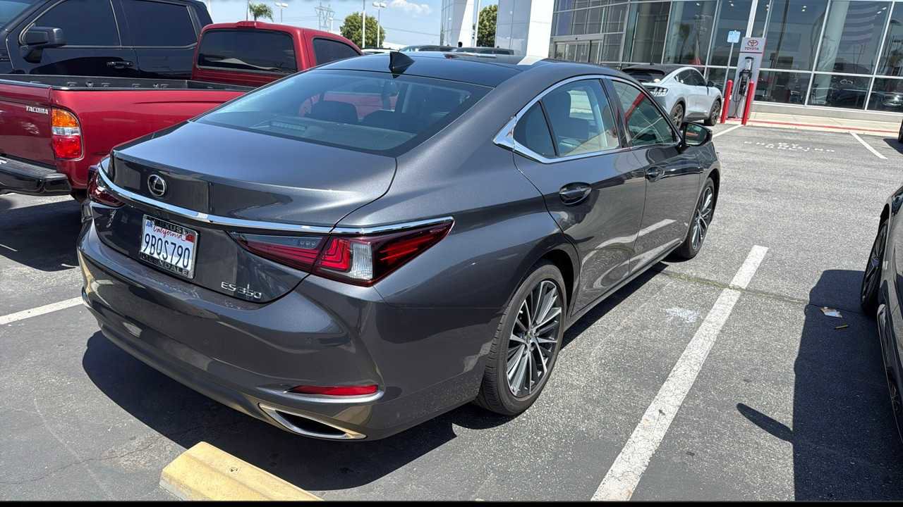 Used 2022 Lexus ES 350 w/ Premium Package FWD image 2