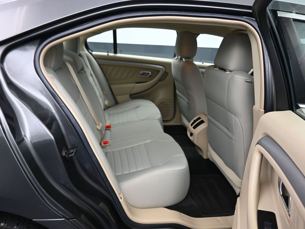 Used 2018 Ford Taurus SE image 33