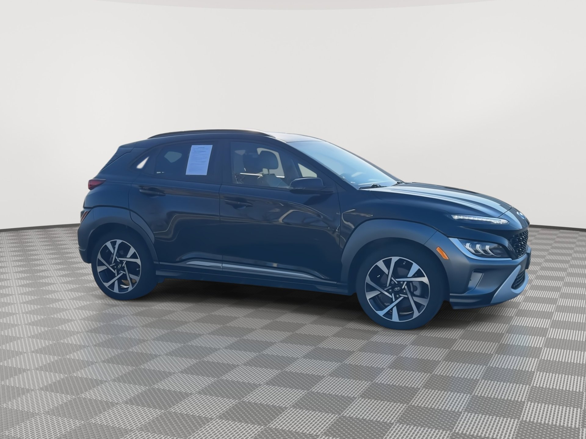 Used 2023 Hyundai Kona Limited w/ Cargo Package FWD image 9