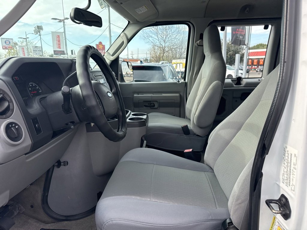 Used 2012 Ford E-150 and Econoline 150 XLT image 9