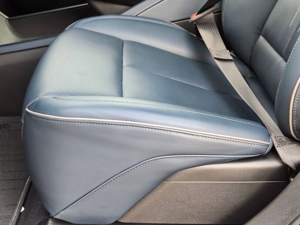 Certified 2025 Cadillac Escalade IQ Luxury 2 w/ LPO, Premium Carpet Package image 26