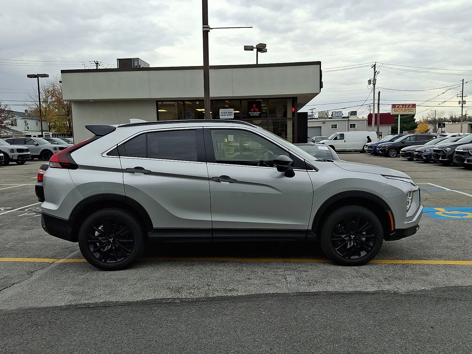 New 2025 Mitsubishi Eclipse Cross Black Edition image 9