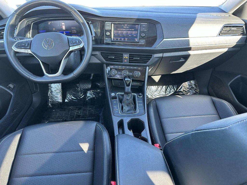 Used 2024 Volkswagen Jetta SE image 11