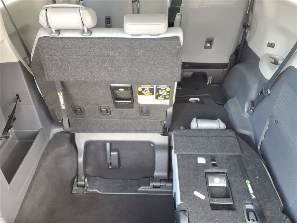 Certified 2023 Toyota Sienna XLE FWD image 18